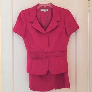 Tahari-Arthur S Levine skirt suit